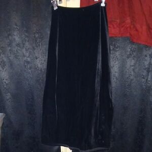 Chic Black Velvet A-Line Skirt